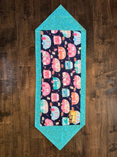 Load image into Gallery viewer, Handmade Quilted & Reversible Cotton Placemats