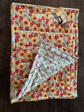 Load image into Gallery viewer, Handmade Quilted & Reversible Cotton Placemats