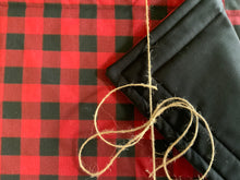 Load image into Gallery viewer, Handmade Quilted & Reversible Cotton Placemats