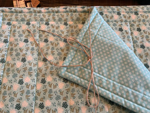 Load image into Gallery viewer, Handmade Quilted & Reversible Cotton Placemats