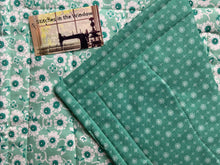 Load image into Gallery viewer, Handmade Quilted & Reversible Cotton Placemats