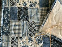 Load image into Gallery viewer, Handmade Quilted & Reversible Cotton Placemats