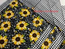 Load image into Gallery viewer, Table Runners, Handmade 14.5”w x 42”l